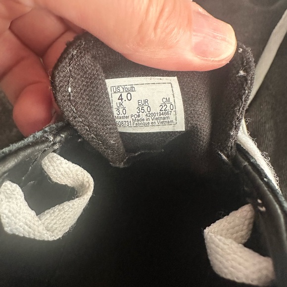 Vans - Picture 8 of 9